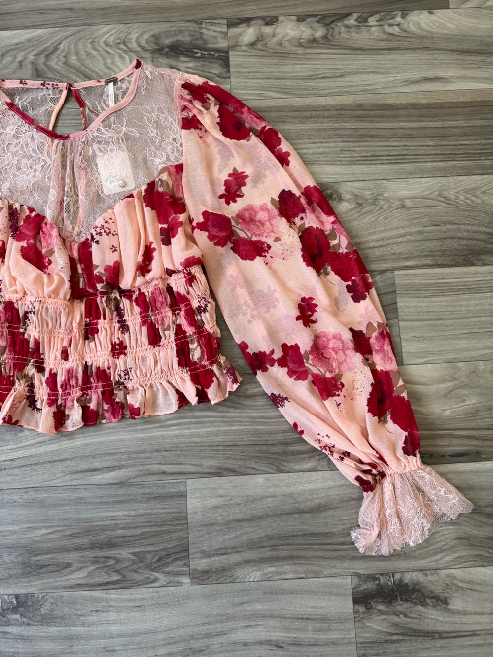 NWT Free People Daphne Blouse in Romantic Combo Lace Yoke Puff Sleeve Size Med - Picture 3 of 12